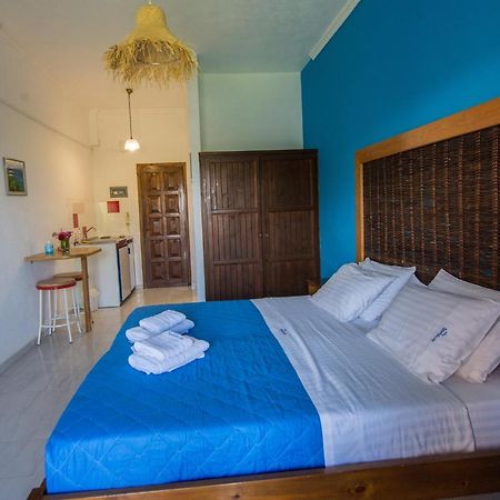 Villa Spyridoula Studios On The Beach Сидарион Экстерьер фото
