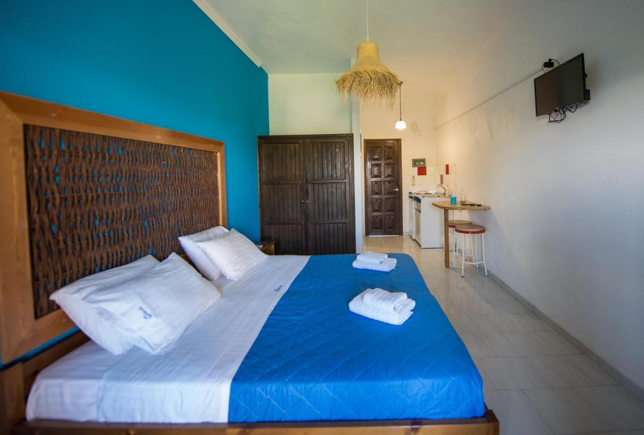 Villa Spyridoula Studios On The Beach Сидарион Экстерьер фото