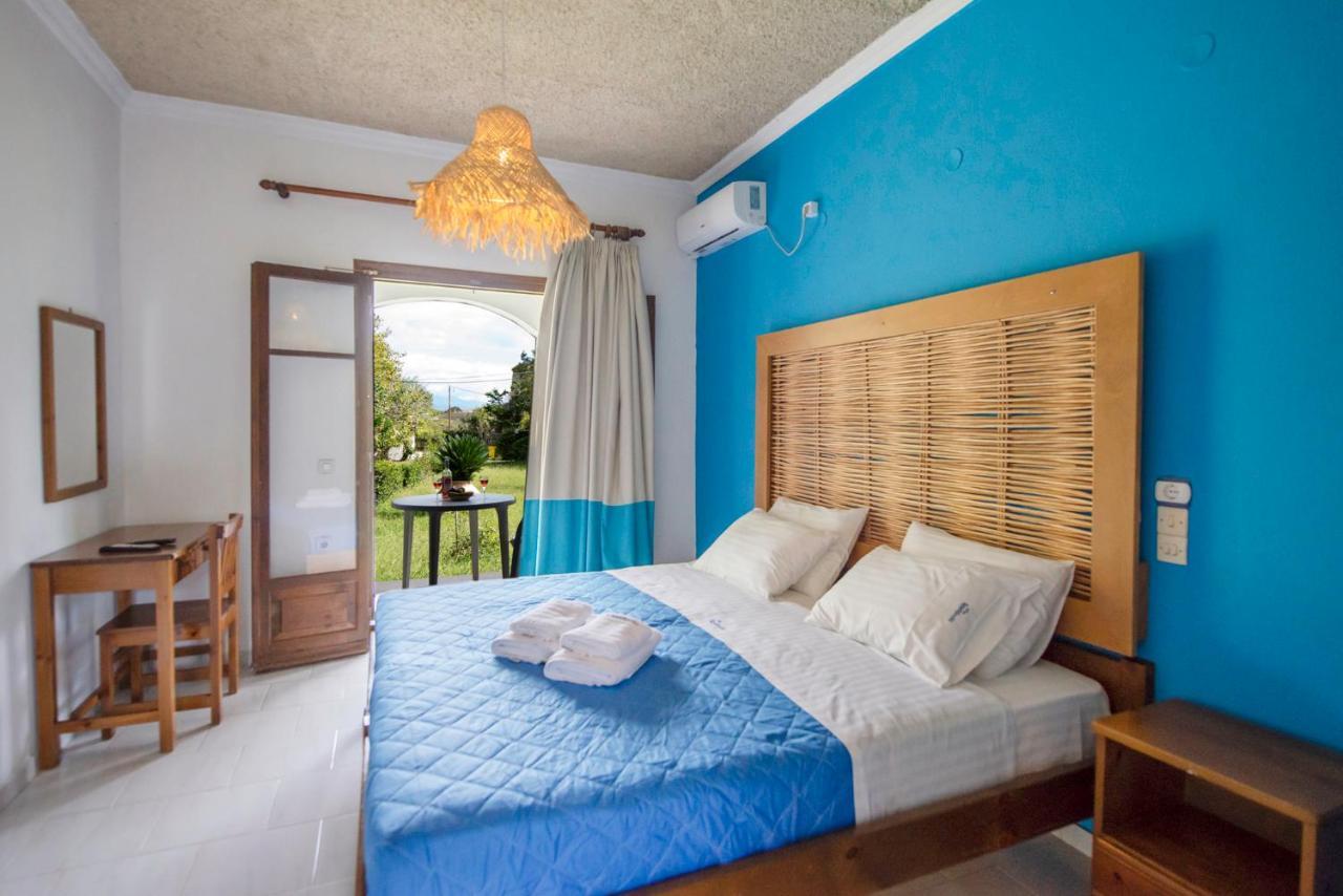 Villa Spyridoula Studios On The Beach Сидарион Экстерьер фото