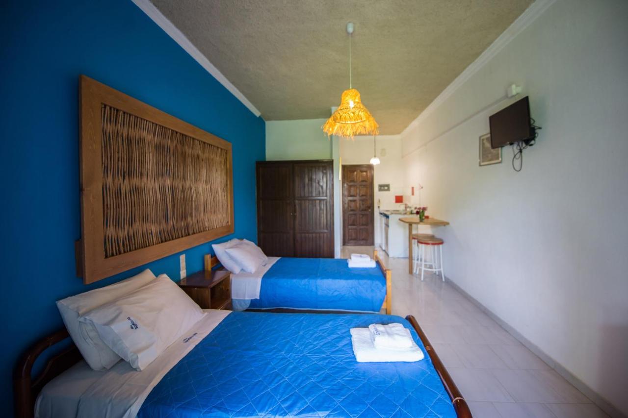 Villa Spyridoula Studios On The Beach Сидарион Экстерьер фото