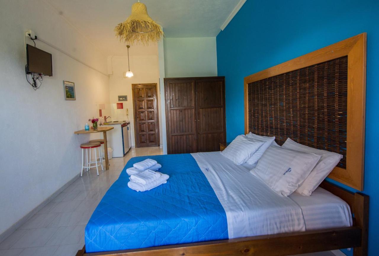 Villa Spyridoula Studios On The Beach Сидарион Экстерьер фото