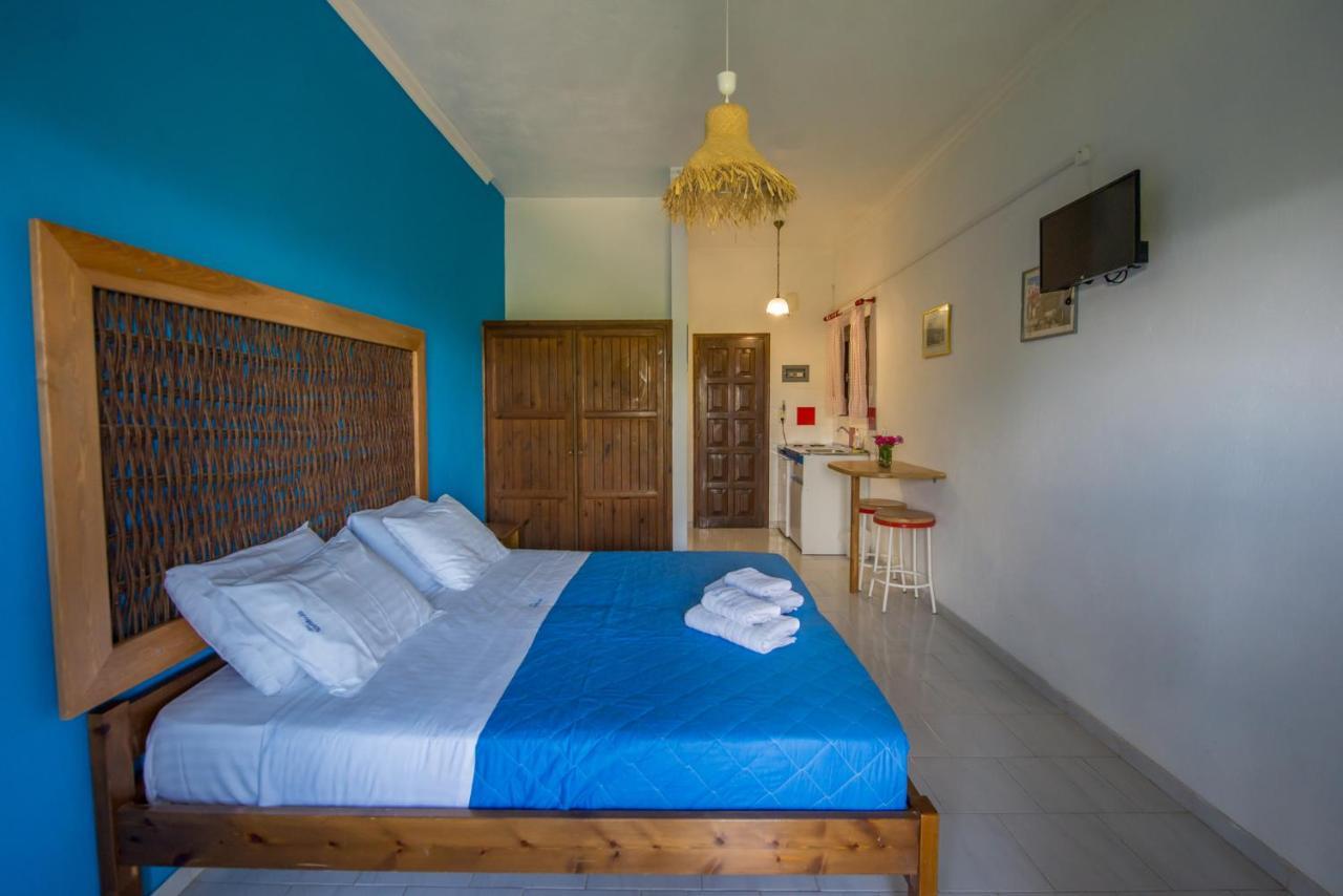 Villa Spyridoula Studios On The Beach Сидарион Экстерьер фото