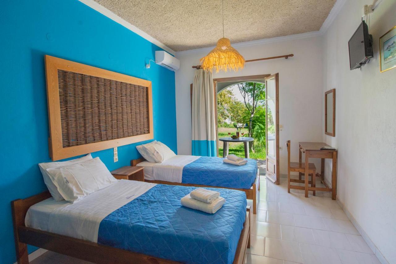 Villa Spyridoula Studios On The Beach Сидарион Экстерьер фото