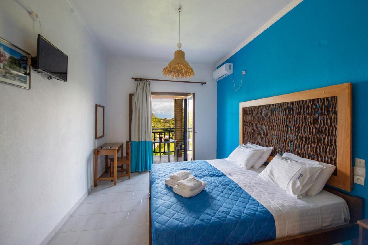 Villa Spyridoula Studios On The Beach Сидарион Экстерьер фото