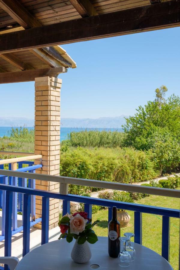 Villa Spyridoula Studios On The Beach Сидарион Экстерьер фото